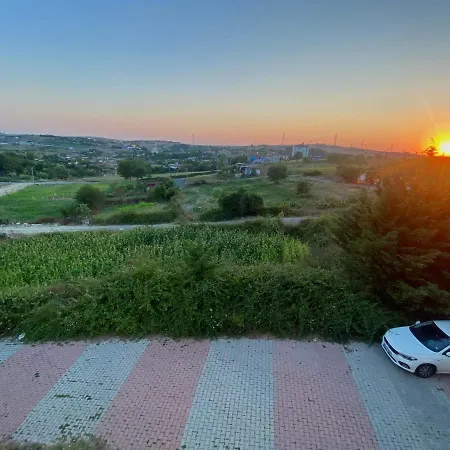 Apartment Triplex House Near The Airport
