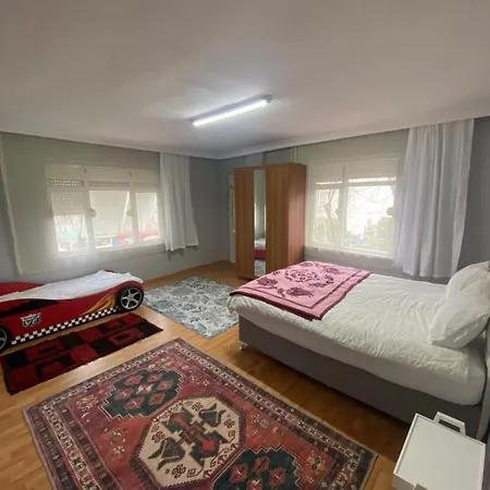 Homestay Triplex House Near The Airport *